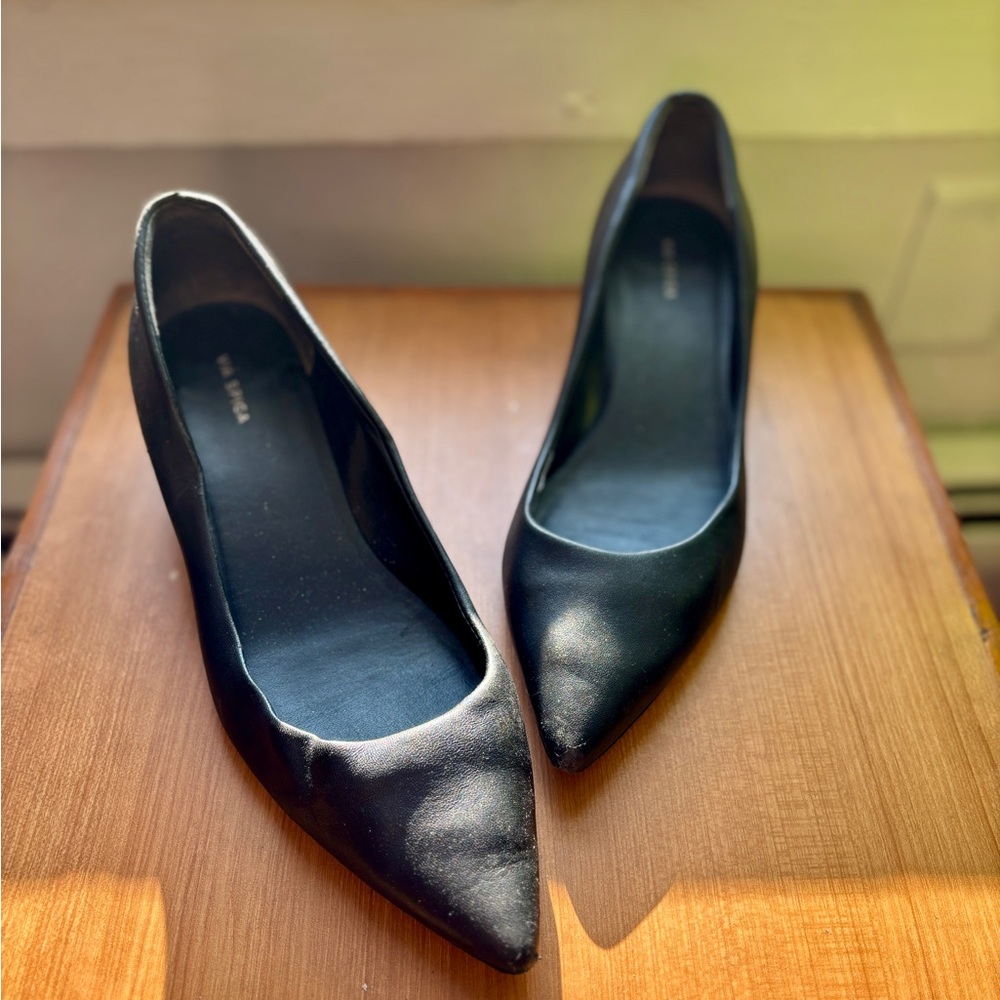 Vintage Via Spiga Block Heel Black Leather Pointed Toe Pumps